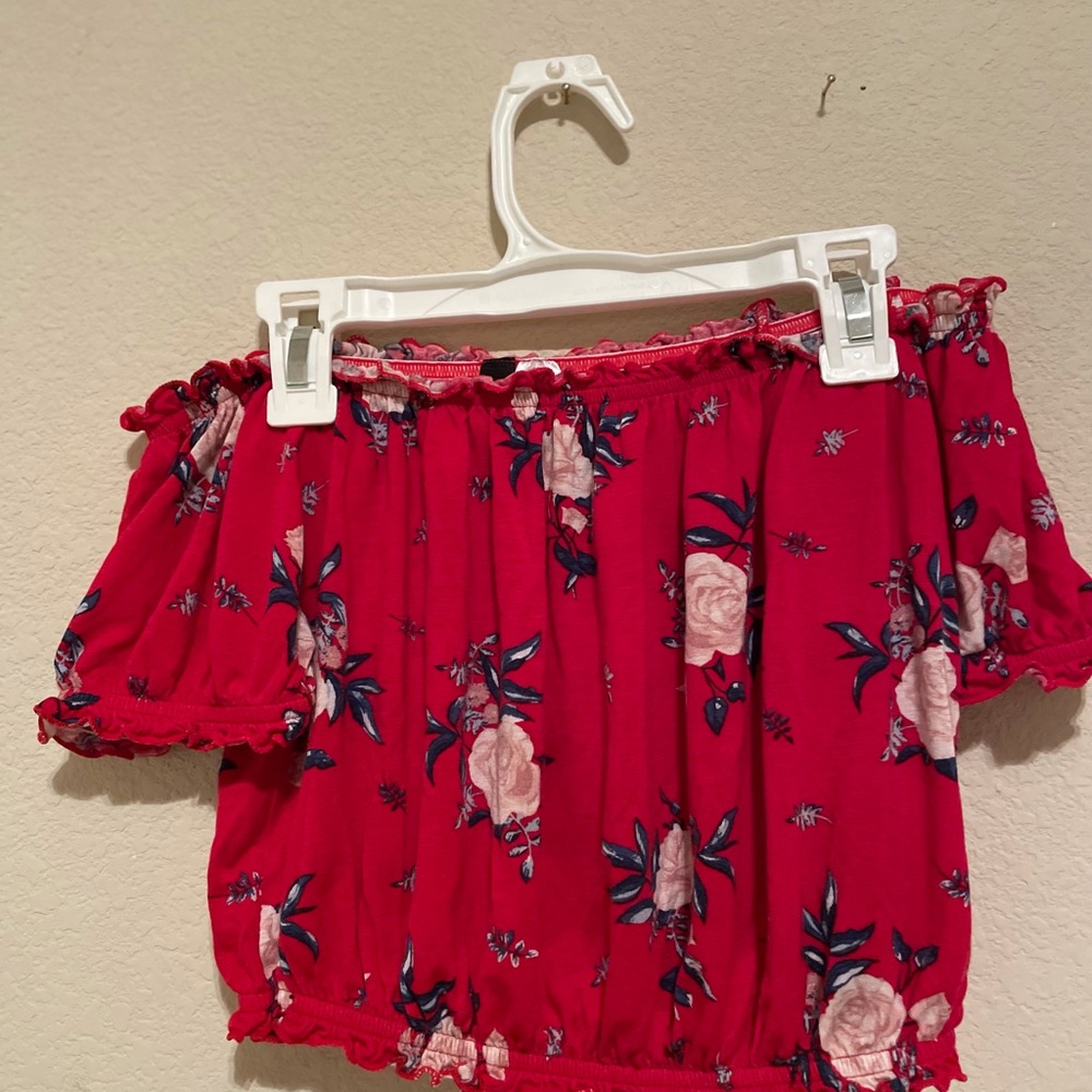 H&M off the shoulder red shirt